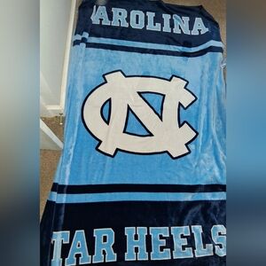 Carolina Tar Heels Fleece Blanket - Blue and White